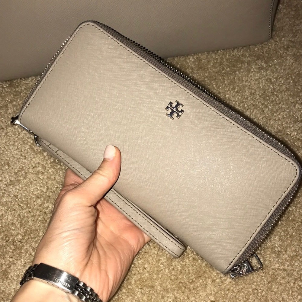 RESERVED Tory Burch Leather Wallet